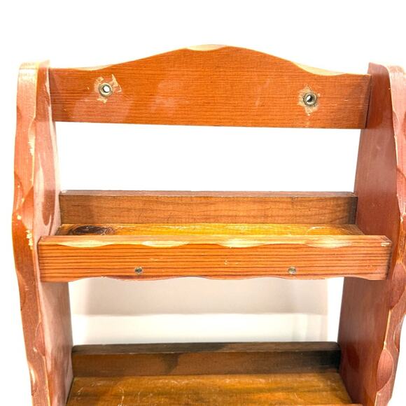 Vintage wooden trinket shelf hanging display - Picture 2 of 8